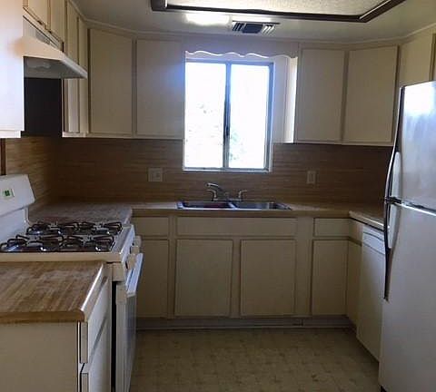 4th image of 2293 Luana Ln