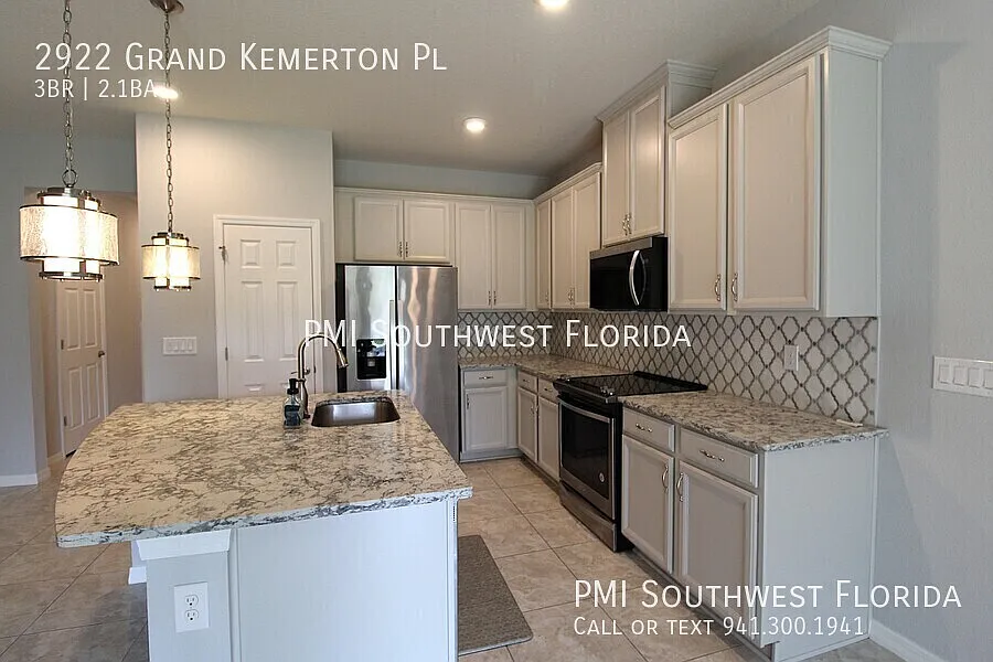 Lovely 3/2.5 Tampa Home in Gated Community! — Photo 4