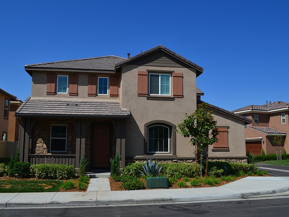 1st image of 40477 Amesbury Ln