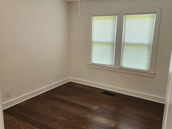 704 Camden Ave, Louisville, KY 40215