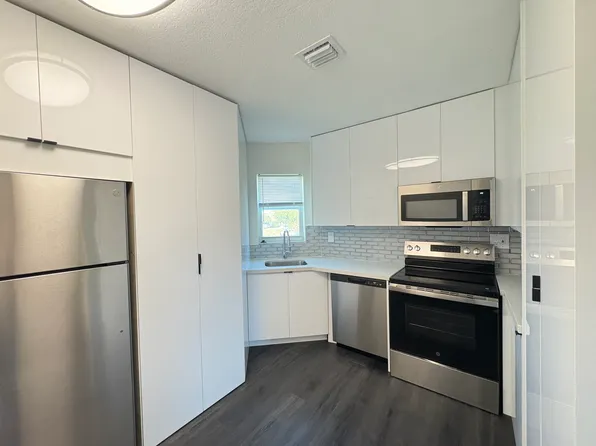 491 West Camino Blvd, 491 W Camino Real APT 6, Boca Raton, FL 33432