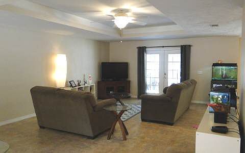 4th image of 146 SW Guinevere Way
