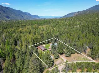 657 Bear Claw Rd, Clark Fork, ID 83811