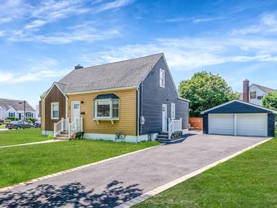 65 Sullivan Road, Farmingdale, NY, 11735