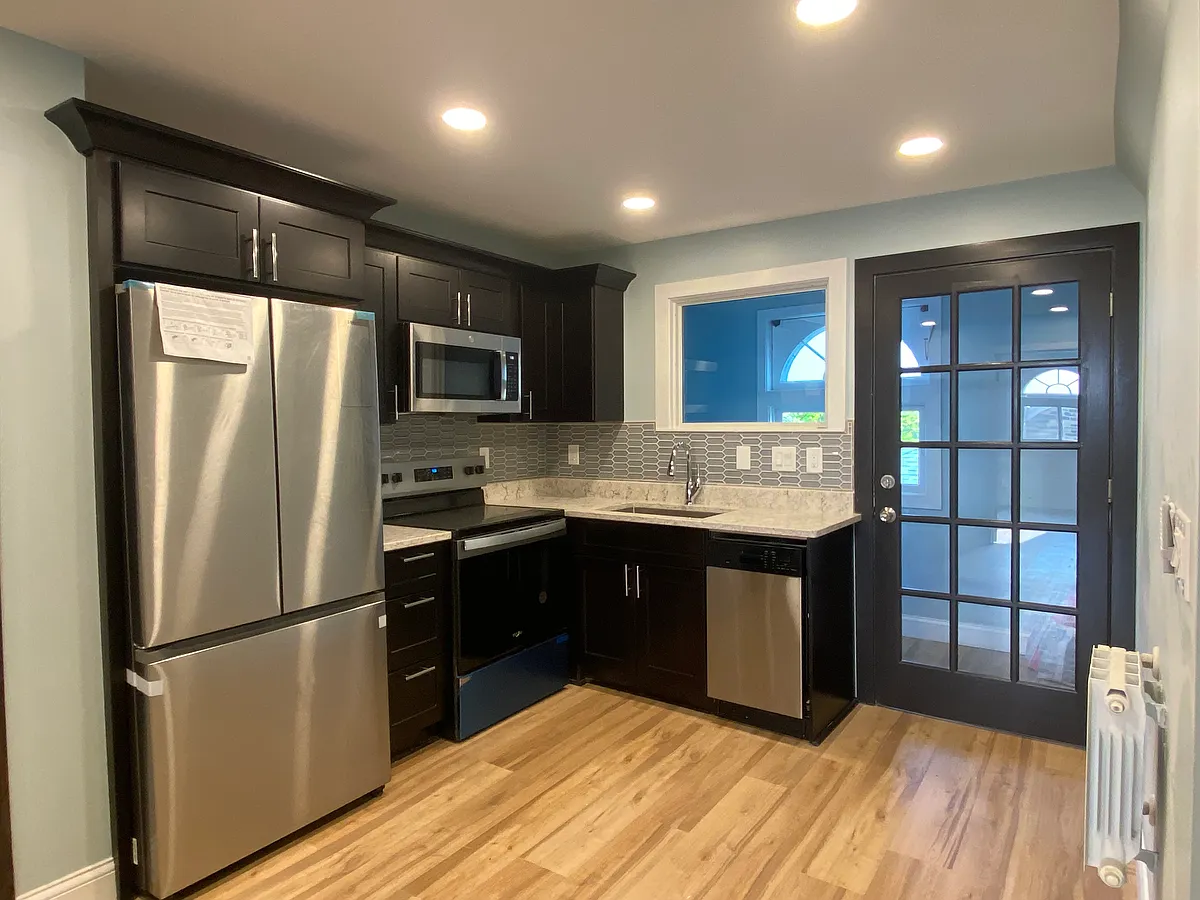Building Photo - 2618 E Capitol Dr #2618