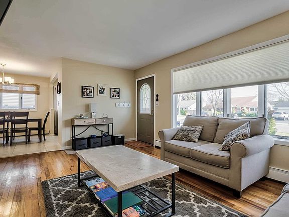 3rd image of 354 Grand Blvd