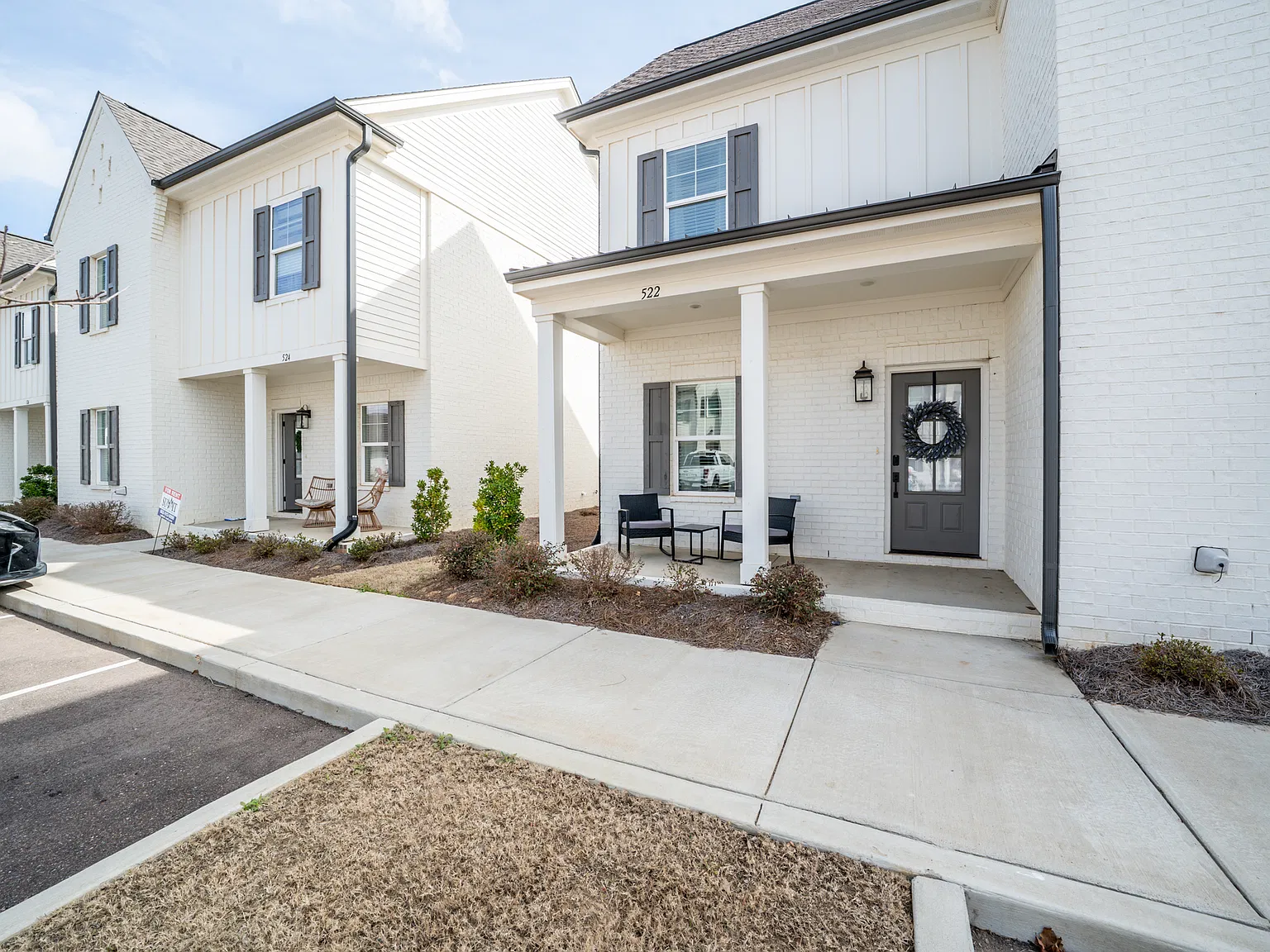 3 bed, 3.5 bath, 1560 sqft, $3,150 — Photo 2