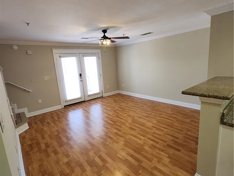 1725 Harvey Mitchell Pkwy S #633 — Photo 4