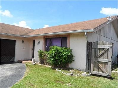 5th image of 611 SW 76th Ave