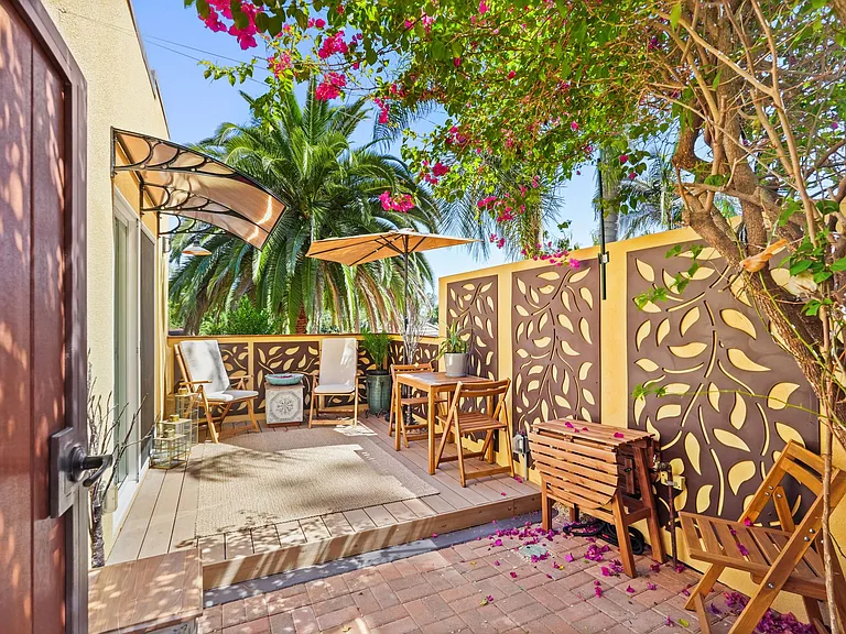 2258 Helios Dr — Photo 13
