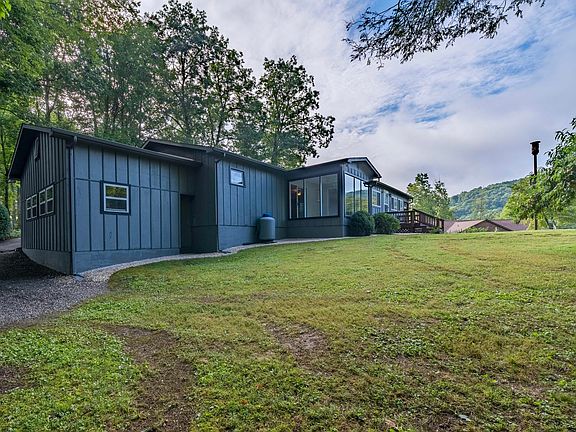 5th image of 452 Harbin Dr