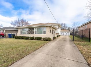 10921 S Nagle Ave, Worth, IL