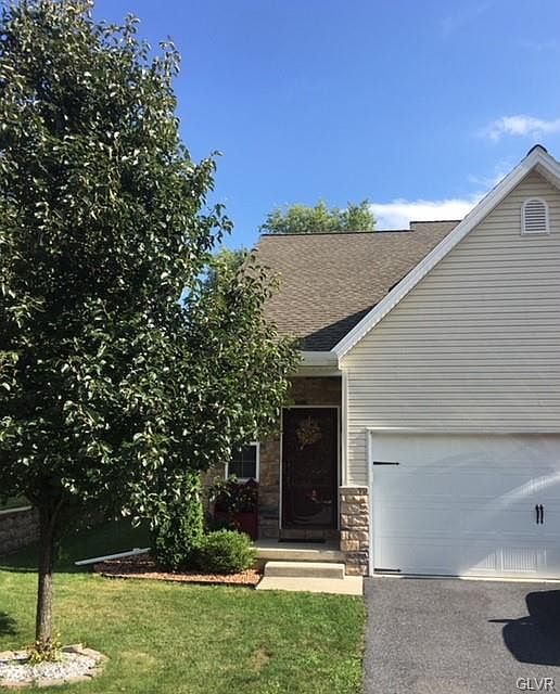 1st image of 658 Walker Dr