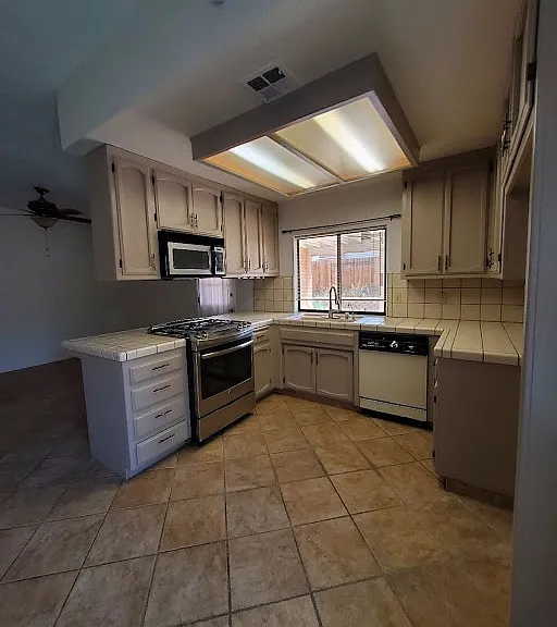 225 Michele St — Photo 11