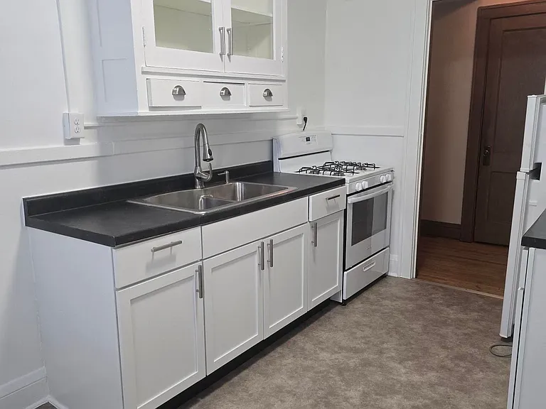 1 bed, 1.0 bath, 700 sqft, $1,195 — Photo 3