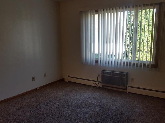Entrance/Living Room