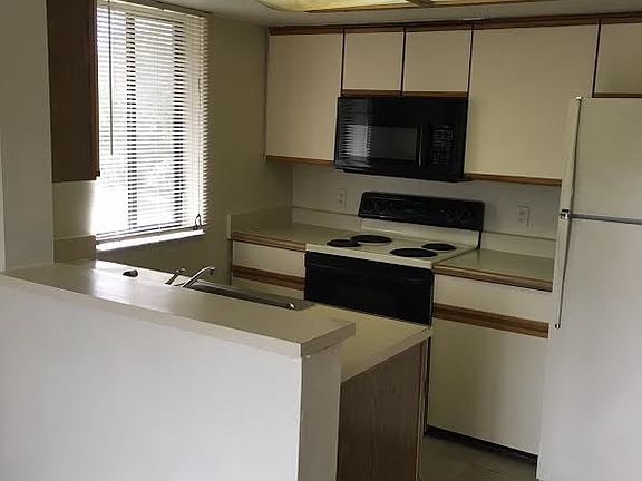 2nd image of 3286 Coral Lake Ln