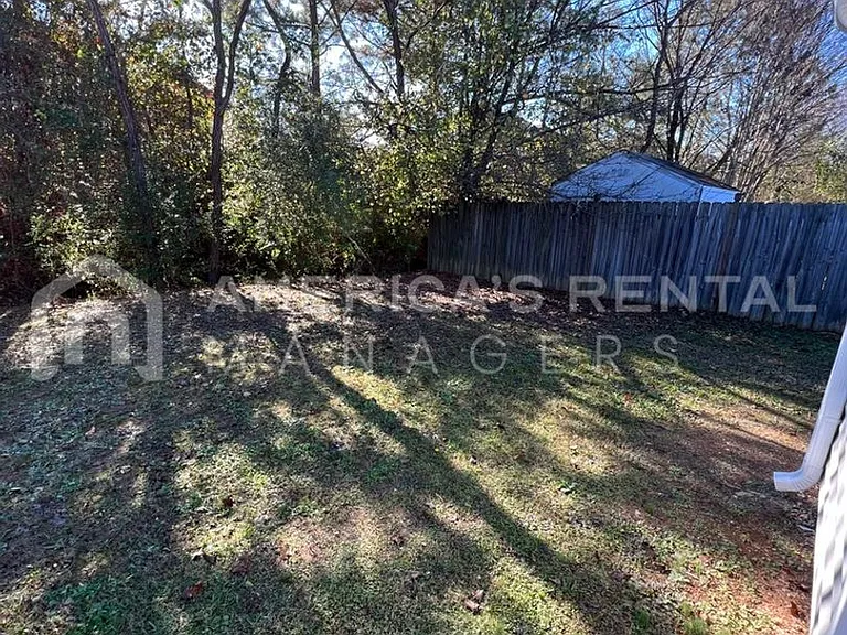 141 Flagstone Ln — Photo 17