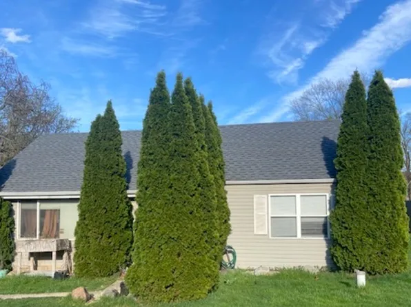 528 Lily Ln, Lakemoor, IL 60051