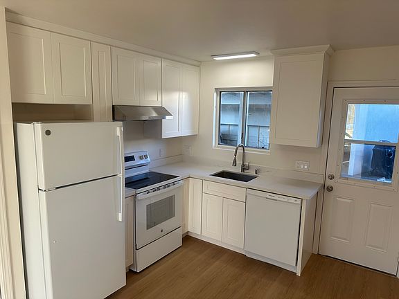 2nd image of 393 Dunster Dr #393