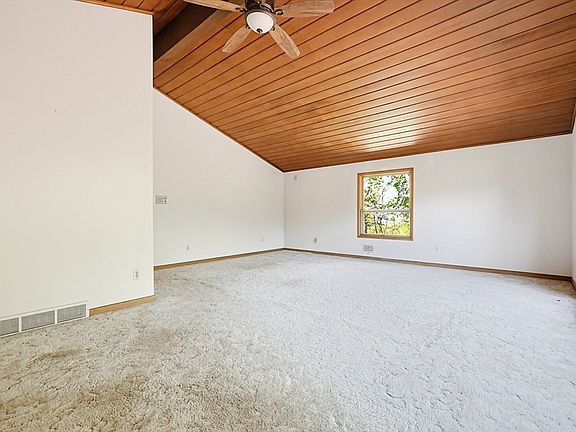 4th image of 21 Daggett Rd