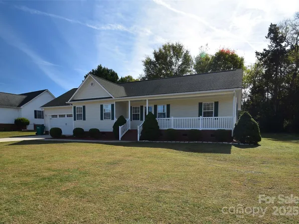 2702 Plantation Way, Albemarle, NC 28001