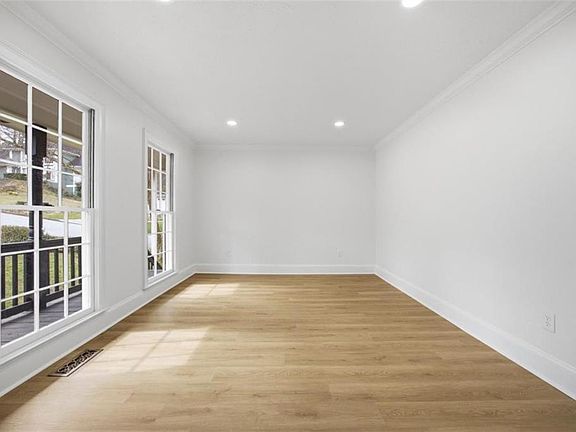 5th image of 1619 Walden Pond Rd