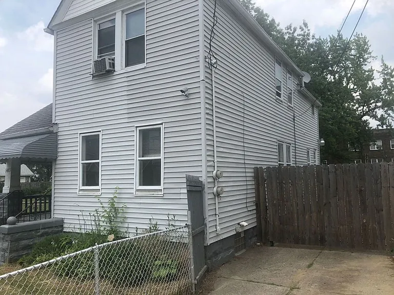 1483 E 120th St — Photo 14
