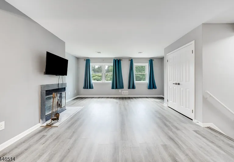 40 Loantaka Way #F — Photo 5