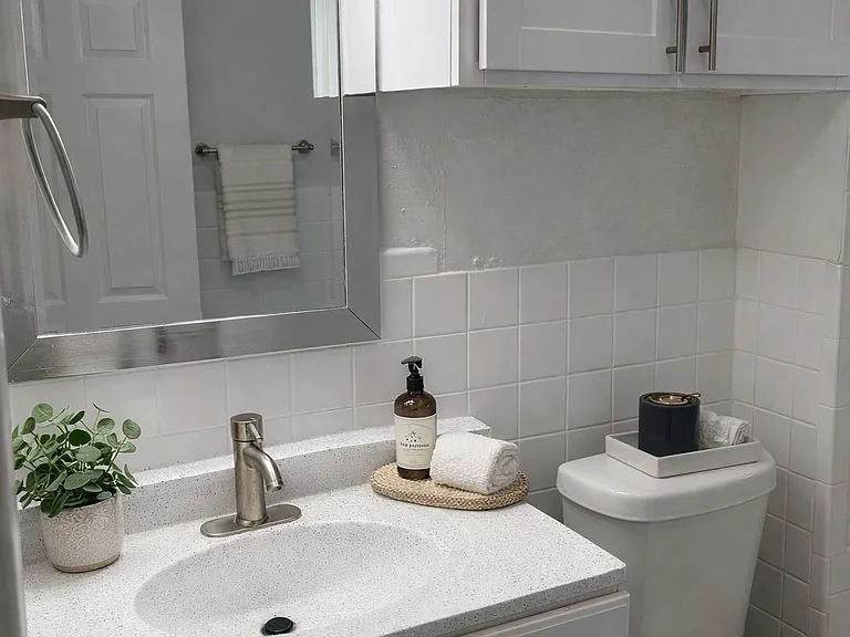 Zillow - Gobi Apartments — Photo 7