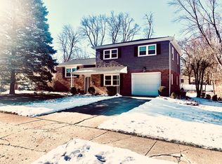 15 Lateer Dr, Normal, IL 61761