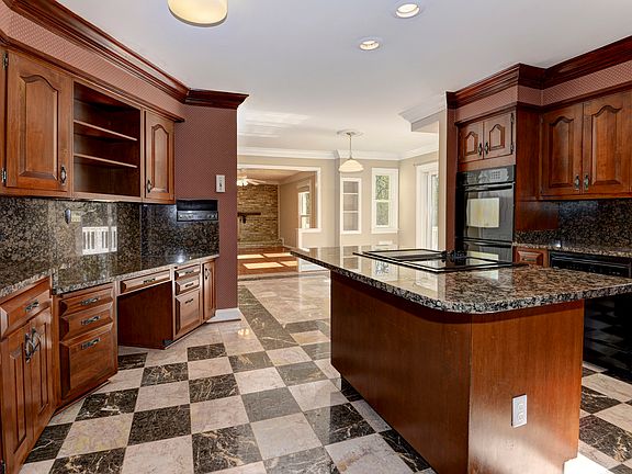 4th image of 10908 Watermill Ct