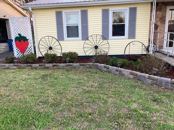 2210 Mullins Ave, Humboldt, TN 38343