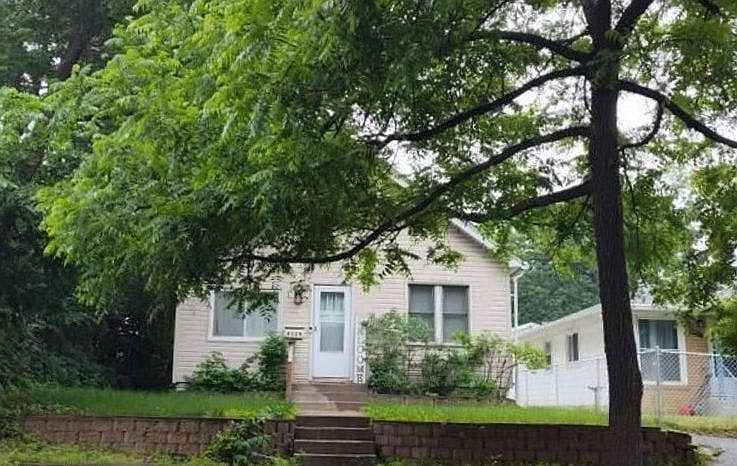 1st image of 4328 4th St NE