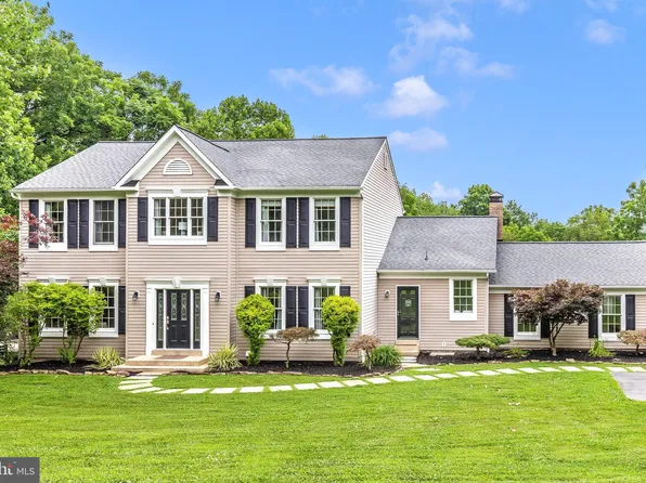 25217 Woodfield School Rd, Gaithersburg, MD 20882