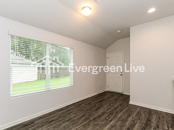 5th image of 12407 Waterbury Dr