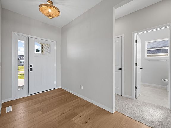 4th image of 620 Grey Slate Dr SW