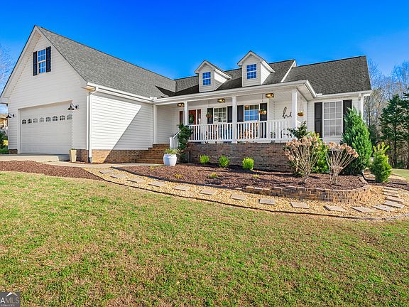 2nd image of 175 Highland Ridge Dr