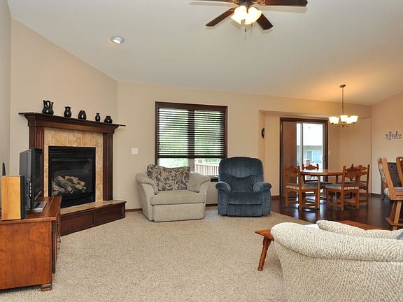 3rd image of 8309 E Old Mill St