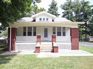 160 S Clearview Dr, East Alton, IL 62024