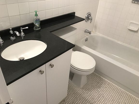 5th image of 200 W 92nd St APT 3C