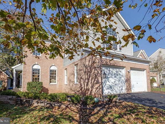 4th image of 3736 Millpond Ct