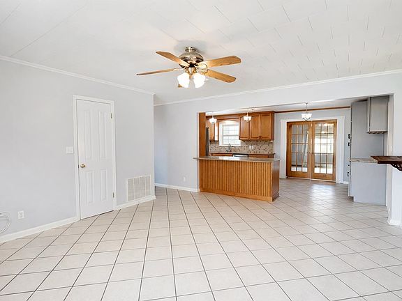 4th image of 1245 Columbus Ave