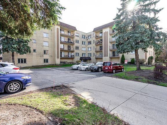 2nd image of 4106 N Narragansett Ave APT 208