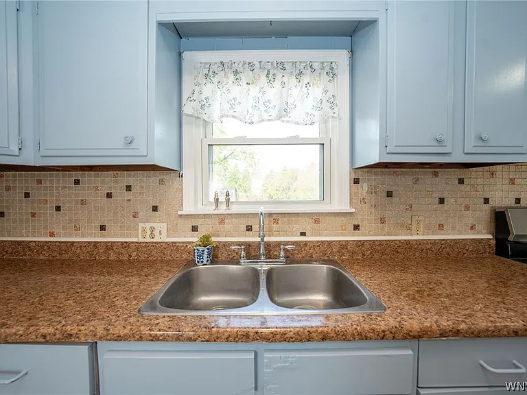 368 Grover Cleveland Hwy — Photo 16
