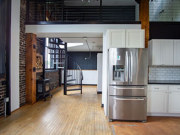 5th image of 1011 N Killingsworth St #4