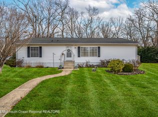 84 Circle Dr, Manchester, NJ 08759