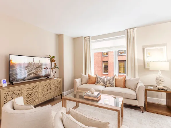 100 Lovejoy Wharf Unit 8G, Boston, MA 02114