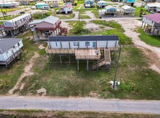 125 Fir Ln, Grand Isle, LA 70358