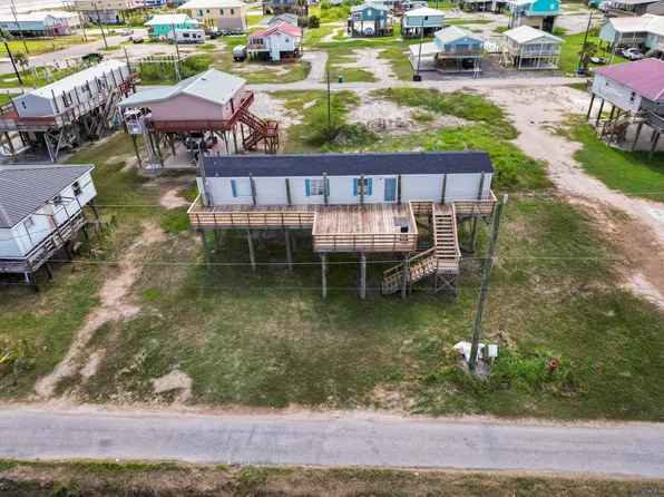 125 Fir Ln, Grand Isle, LA 70358